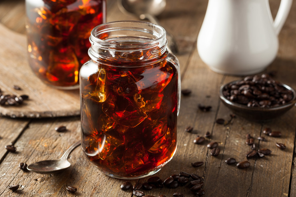 Cold brew servírovaný ve sklenici