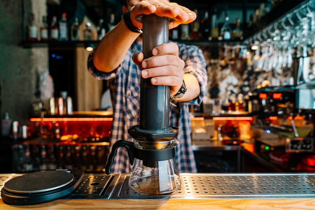 AeroPress - nováček při přípravě kvalitní kávy Příprava kávy v AeroPressu